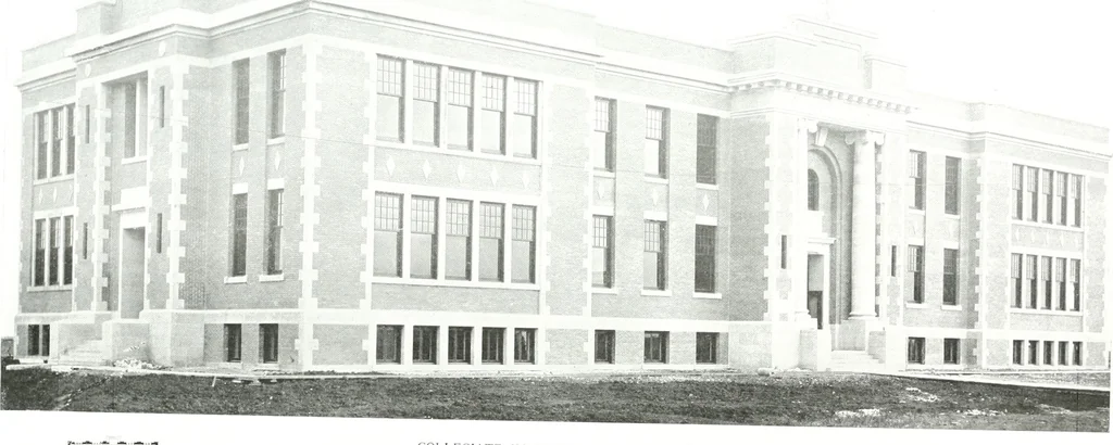An illustration from Construction : a journal for the architectural engineering and contracting interests of Canada, 1913, leaf 195