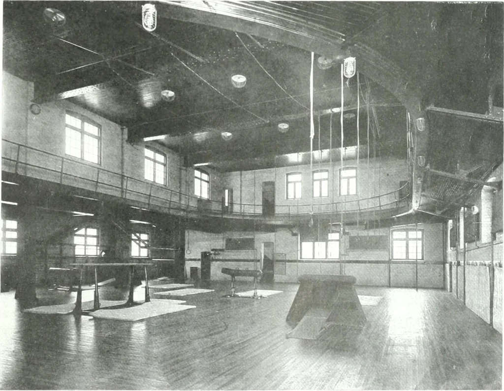 An illustration from Construction : a journal for the architectural engineering and contracting interests of Canada, 1913, leaf 22
