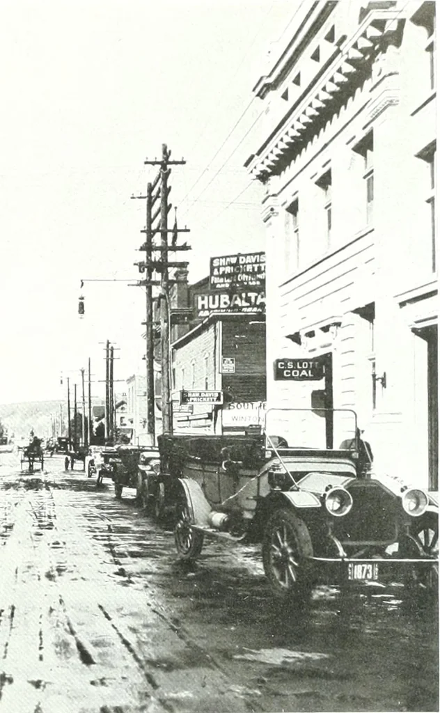 An illustration from Construction : a journal for the architectural engineering and contracting interests of Canada, 1913, leaf 386