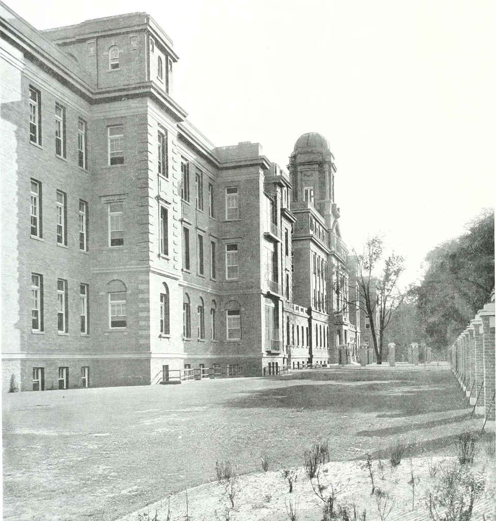 An illustration from Construction : a journal for the architectural engineering and contracting interests of Canada, 1913, leaf 415