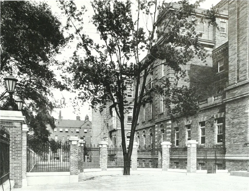 An illustration from Construction : a journal for the architectural engineering and contracting interests of Canada, 1913, leaf 422
