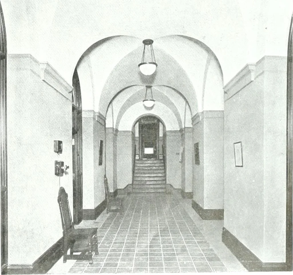 An illustration from Construction : a journal for the architectural engineering and contracting interests of Canada, 1913, leaf 432