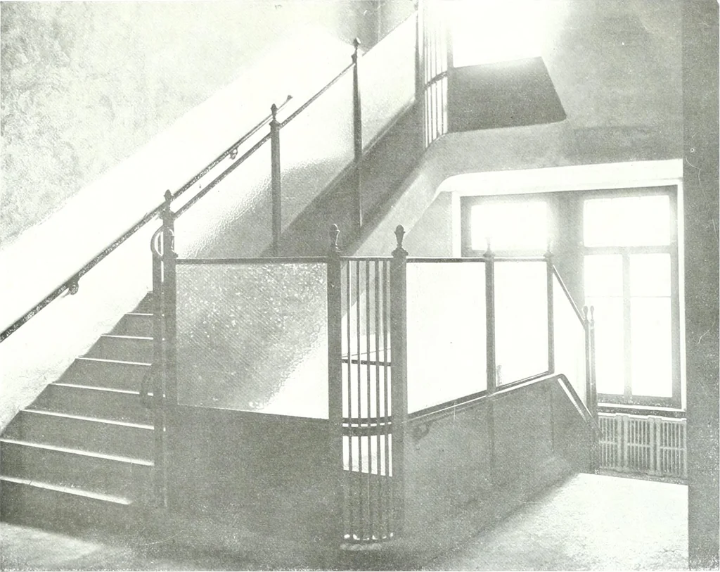 An illustration from Construction : a journal for the architectural engineering and contracting interests of Canada, 1913, leaf 466