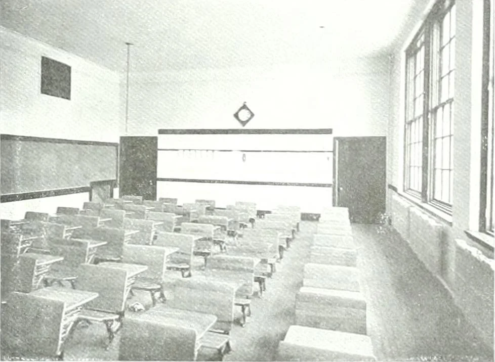 An illustration from Construction : a journal for the architectural engineering and contracting interests of Canada, 1913, leaf 466