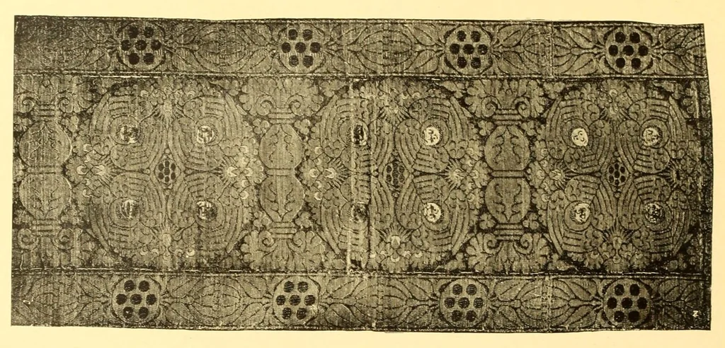 An illustration from Contributi allo studio dell'arte tessile, 1920, leaf 96