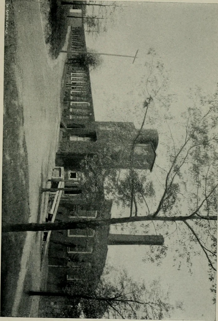 An illustration from Cotton mill, commercial features. A text-book for the use of textile schools and investors, 1899, leaf 80