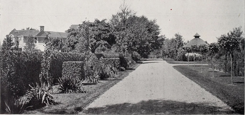 An illustration from Country homes and gardens of moderate cost;, 1907, leaf 107