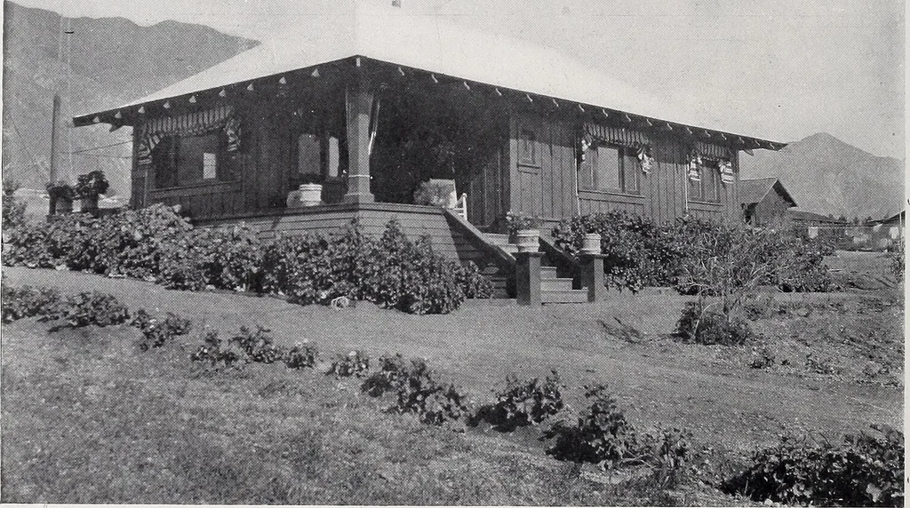 An illustration from Country homes and gardens of moderate cost;, 1907, leaf 15