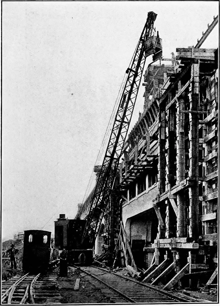 An illustration from Material handling cyclopedia; a reference book covering definitions, descriptions, illustrations and methods of use of material handling machines employed in industry, 1921, leaf 194