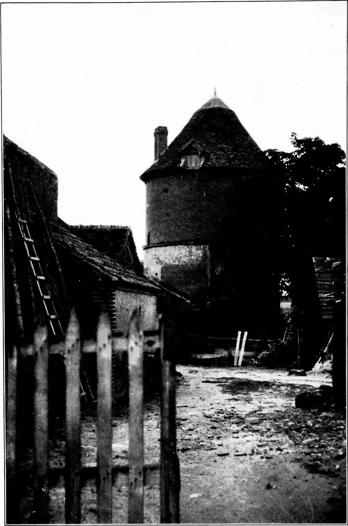 An illustration from Small French buildings; the architecture of town and country, comprising cottages, farmhouses, minor chateaux or manors with their farm groups, small town dwellings, and a few churches, 1921, leaf 212