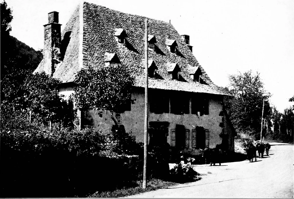 An illustration from Small French buildings; the architecture of town and country, comprising cottages, farmhouses, minor chateaux or manors with their farm groups, small town dwellings, and a few churches, 1921, leaf 226