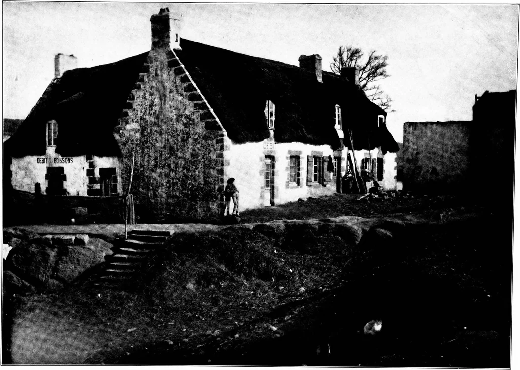An illustration from Small French buildings; the architecture of town and country, comprising cottages, farmhouses, minor chateaux or manors with their farm groups, small town dwellings, and a few churches, 1921, leaf 28