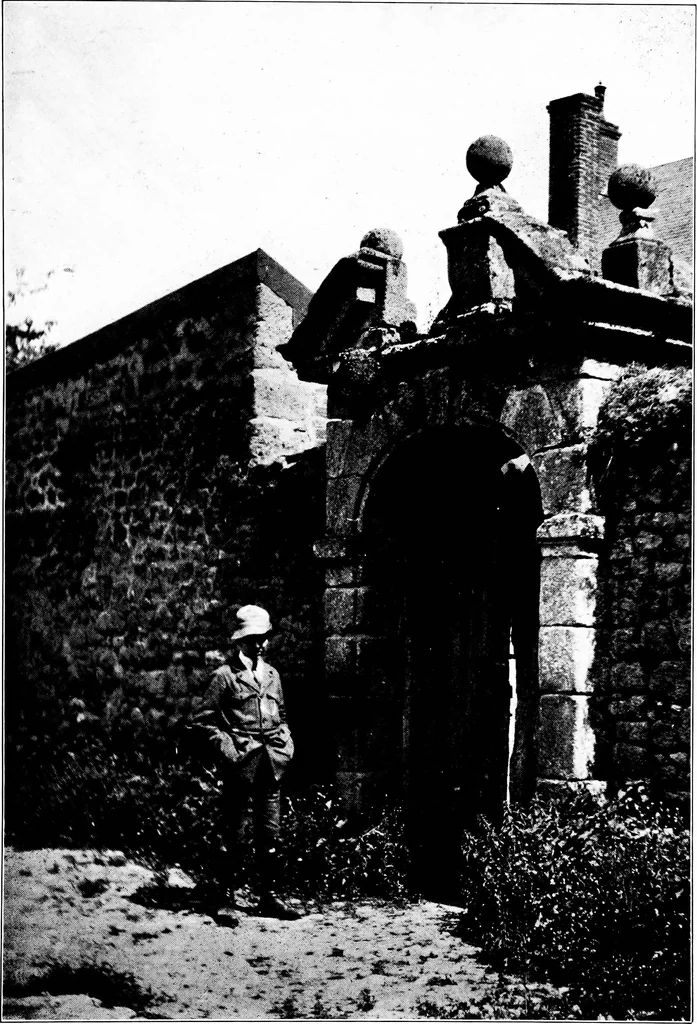 An illustration from Small French buildings; the architecture of town and country, comprising cottages, farmhouses, minor chateaux or manors with their farm groups, small town dwellings, and a few churches, 1921, leaf 290