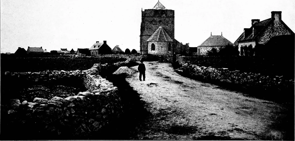 An illustration from Small French buildings; the architecture of town and country, comprising cottages, farmhouses, minor chateaux or manors with their farm groups, small town dwellings, and a few churches, 1921, leaf 86