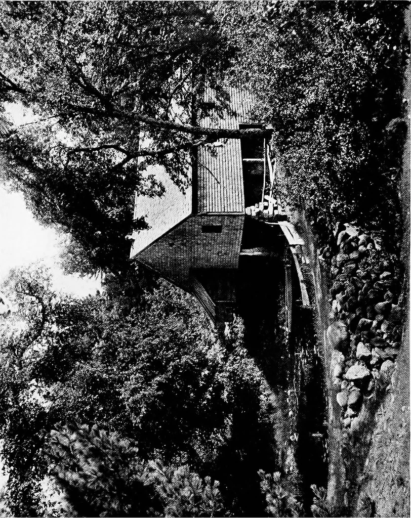 An illustration from Historic homes of New England, 1914, leaf 253