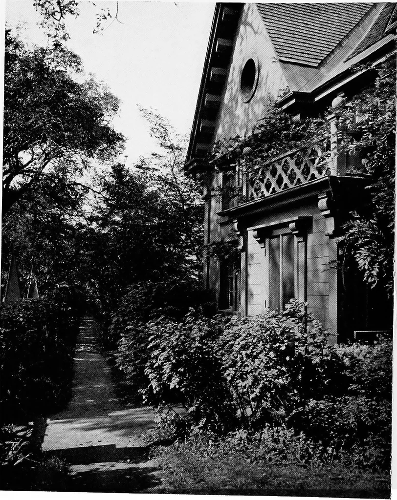 An illustration from Historic homes of New England, 1914, leaf 7