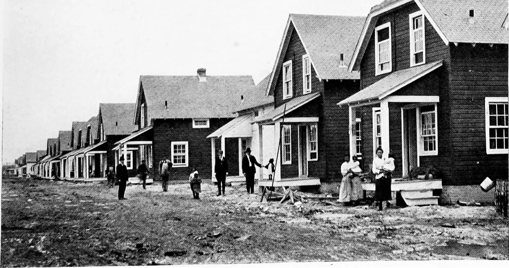 An illustration from The housing book; containing photographic reproductions, with floor plans of workingmen's homes. One and two family houses of frame, brick, stucco and concrete construction; also four, six and nine family apartments. Showing single houses, groups and developments that have been built in various parts of the United States, 1919, leaf 110