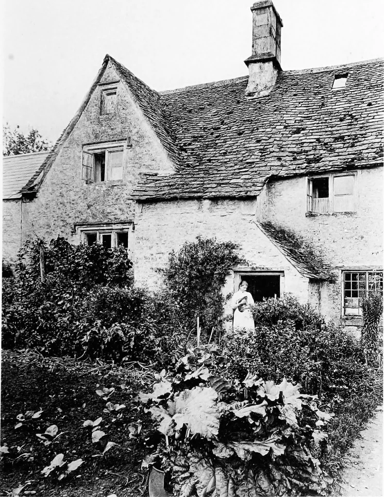 An illustration from Old cottages, farm-houses, and other stone buildings in the Cotswold district; examples of minor domestic architecture in Gloucestershire, Oxfordshire, Northants, Worcestershire, &c., 1905, leaf 270