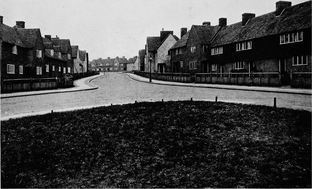 An illustration from The housing problem in war and peace, 1918, leaf 15