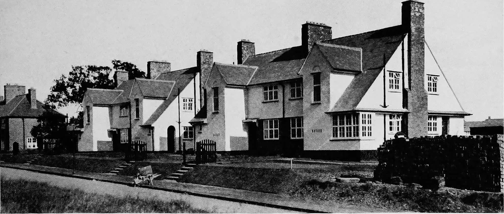 An illustration from The housing problem in war and peace, 1918, leaf 68