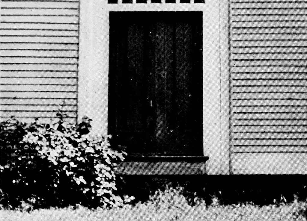 An illustration from Old New England doorways, 1919, leaf 102