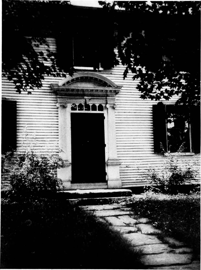 An illustration from Old New England doorways, 1919, leaf 118