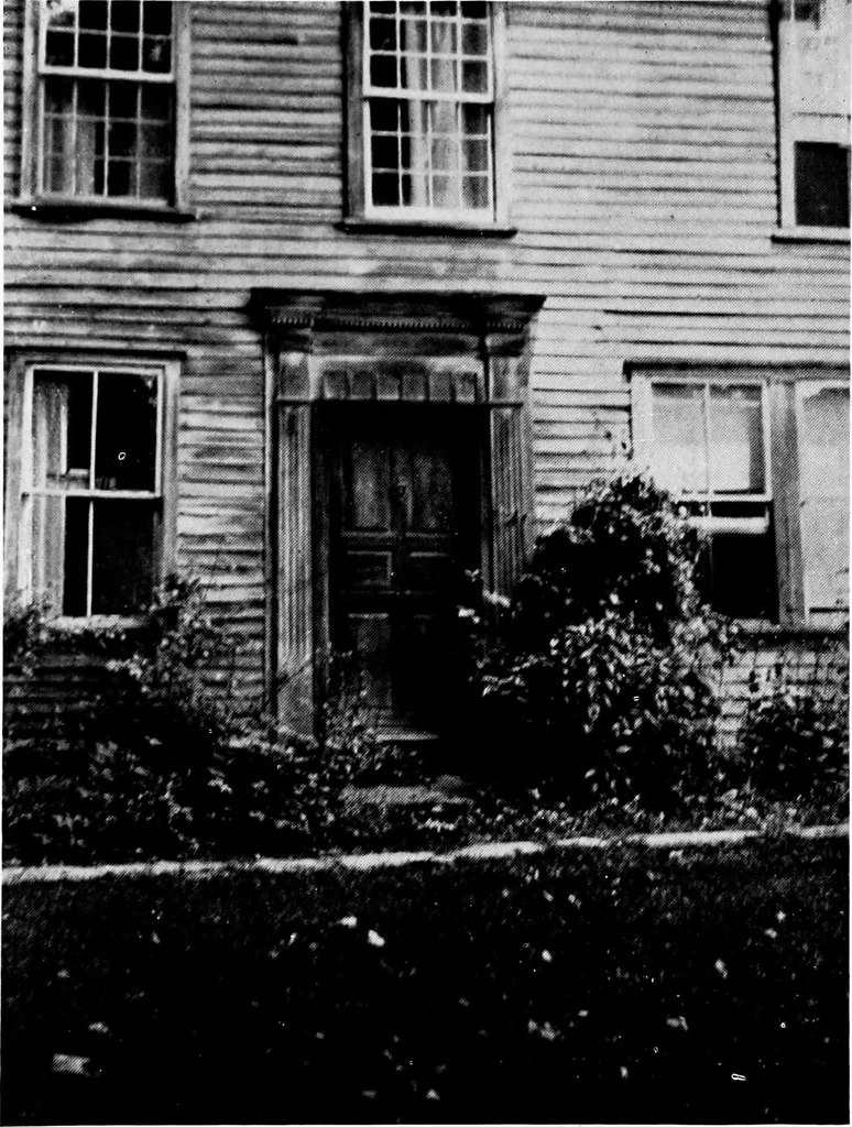 An illustration from Old New England doorways, 1919, leaf 122