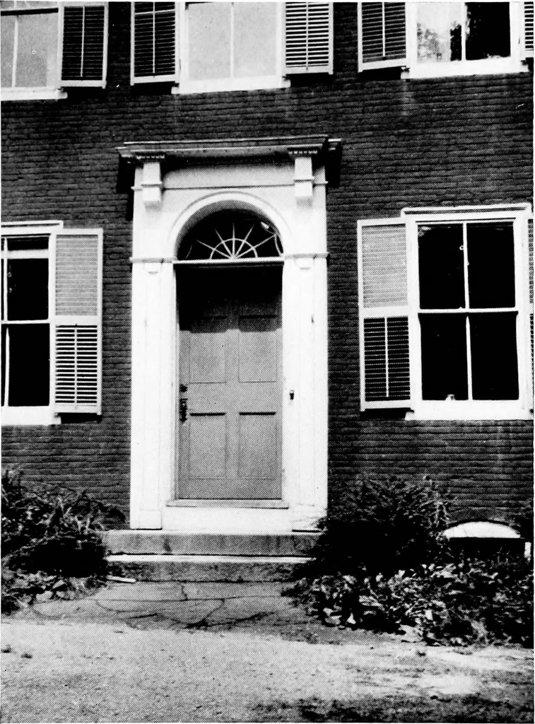 An illustration from Old New England doorways, 1919, leaf 124