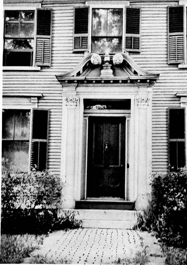 An illustration from Old New England doorways, 1919, leaf 32