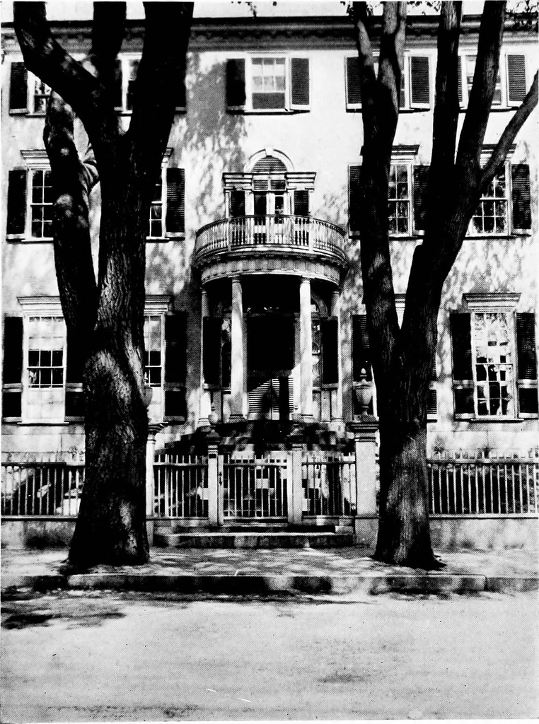 An illustration from Old New England doorways, 1919, leaf 34