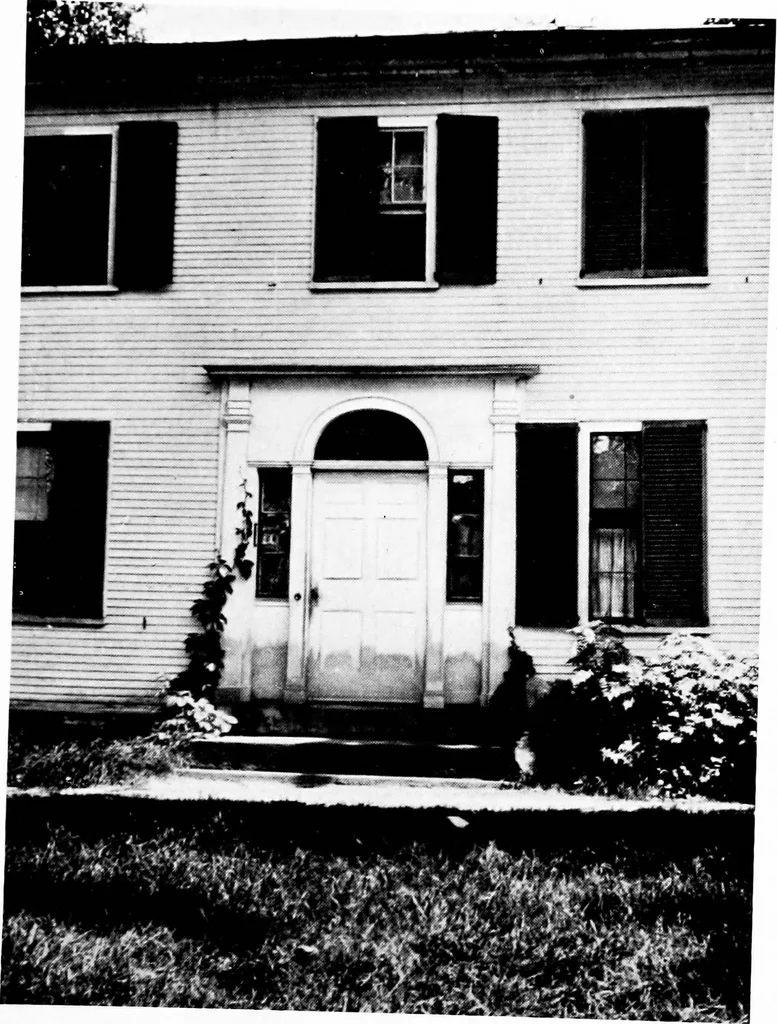 An illustration from Old New England doorways, 1919, leaf 36