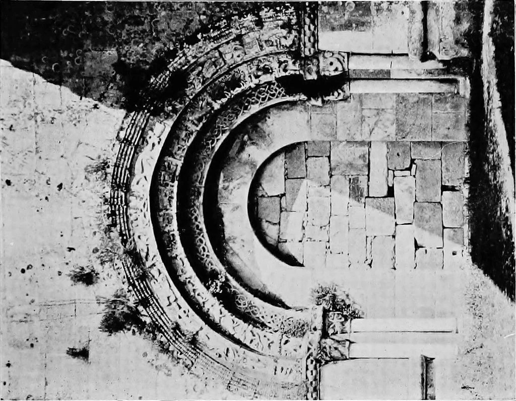 An illustration from Portuguese architecture, 1908, leaf 68
