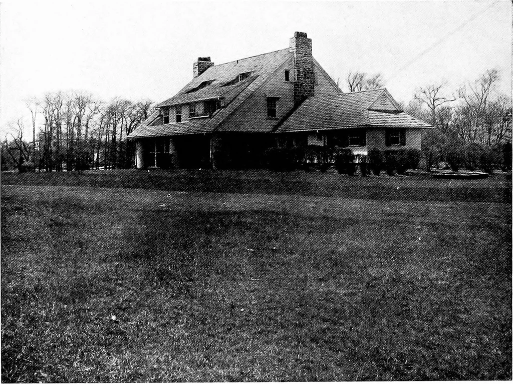 An illustration from Inexpensive homes of individuality; being a collection of photographs and floor plans illustrating certain of America's best country and suburban homes of moderate size, 1915, leaf 29