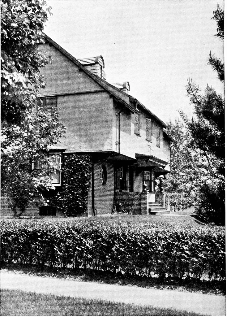 An illustration from Inexpensive homes of individuality; being a collection of photographs and floor plans illustrating certain of America's best country and suburban homes of moderate size, 1915, leaf 31