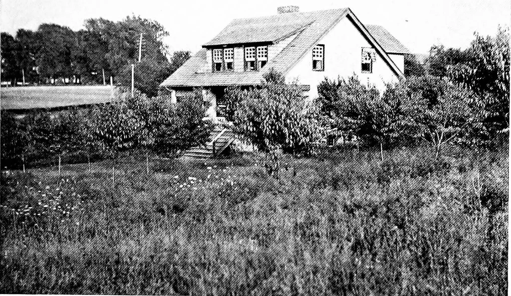 An illustration from Inexpensive homes of individuality; being a collection of photographs and floor plans illustrating certain of America's best country and suburban homes of moderate size, 1915, leaf 80
