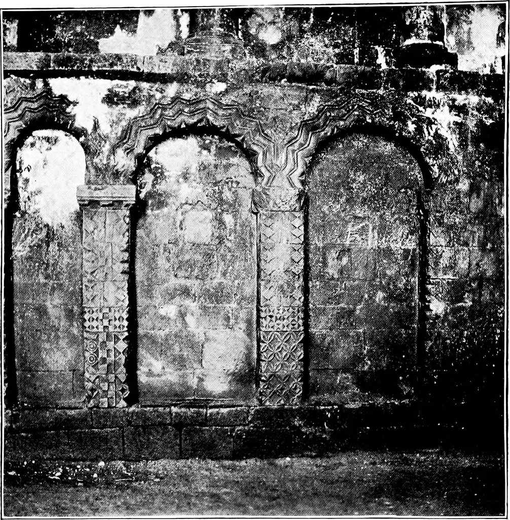 An illustration from Irish ecclesiastical architecture, with some notice of similar or related work in England, Scotland and elsewhere, 1910, leaf 280