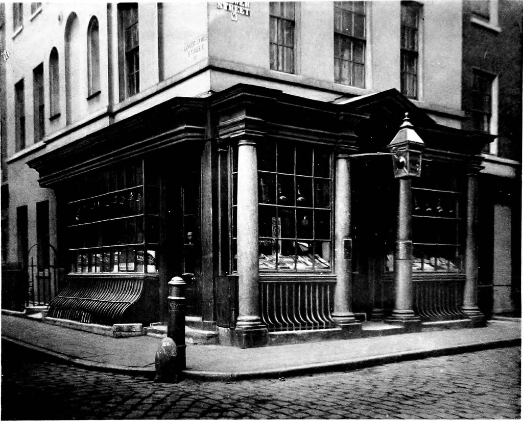An illustration from English shop-fronts, old and new : a series of examples by leading architects, selected and specially photographed : together with descriptive notes and illustrations, 1907, leaf 48