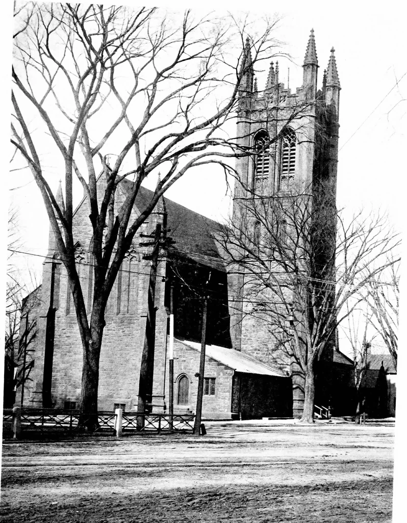 An illustration from American churches ... A series of authoritative articles on designing, planning, heating, ventilating, lighting and general equipment of churches as demonstrated by the best practice in the United States, 1915, leaf 126