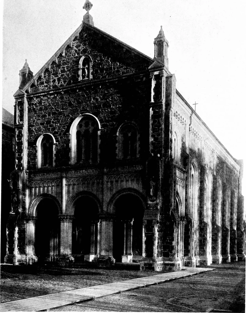 An illustration from American churches ... A series of authoritative articles on designing, planning, heating, ventilating, lighting and general equipment of churches as demonstrated by the best practice in the United States, 1915, leaf 146
