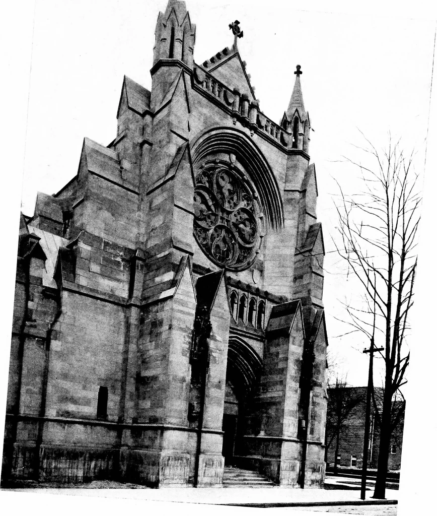 An illustration from American churches ... A series of authoritative articles on designing, planning, heating, ventilating, lighting and general equipment of churches as demonstrated by the best practice in the United States, 1915, leaf 242