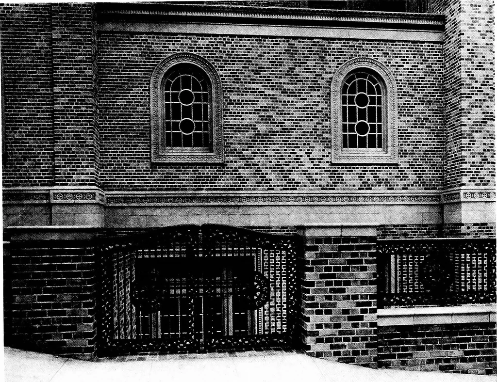 An illustration from American churches ... A series of authoritative articles on designing, planning, heating, ventilating, lighting and general equipment of churches as demonstrated by the best practice in the United States, 1915, leaf 336