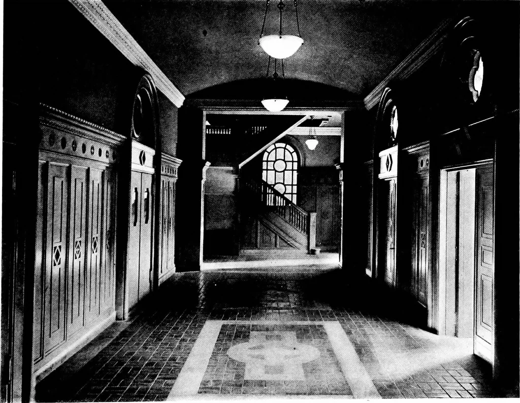 An illustration from American churches ... A series of authoritative articles on designing, planning, heating, ventilating, lighting and general equipment of churches as demonstrated by the best practice in the United States, 1915, leaf 342