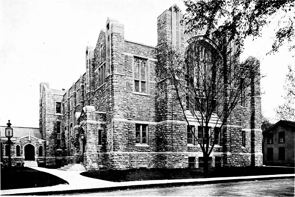 An illustration from American churches ... A series of authoritative articles on designing, planning, heating, ventilating, lighting and general equipment of churches as demonstrated by the best practice in the United States, 1915, leaf 382