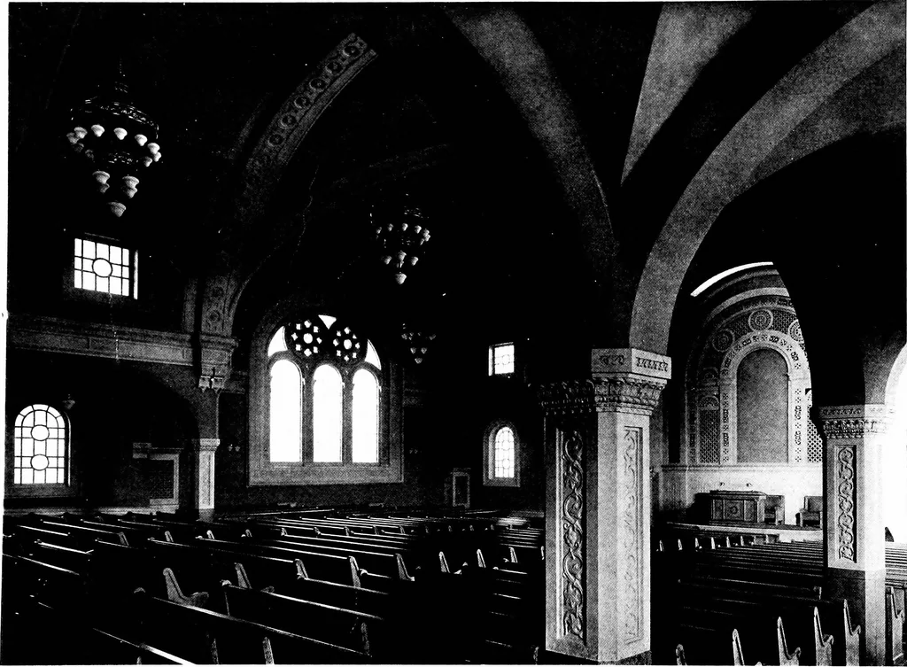 An illustration from American churches ... A series of authoritative articles on designing, planning, heating, ventilating, lighting and general equipment of churches as demonstrated by the best practice in the United States, 1915, leaf 61