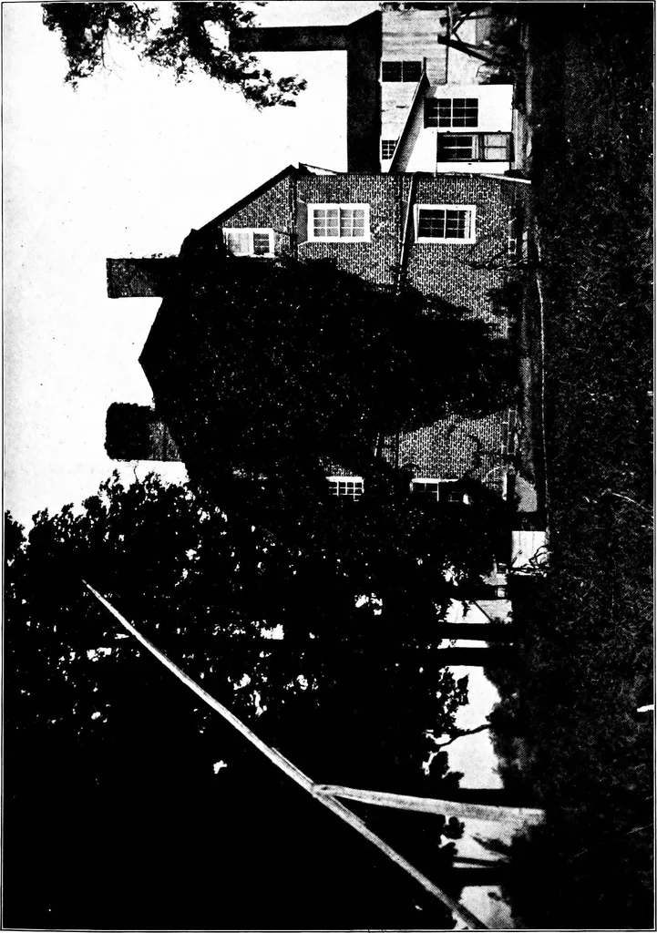 An illustration from Old New England houses, 1920, leaf 134