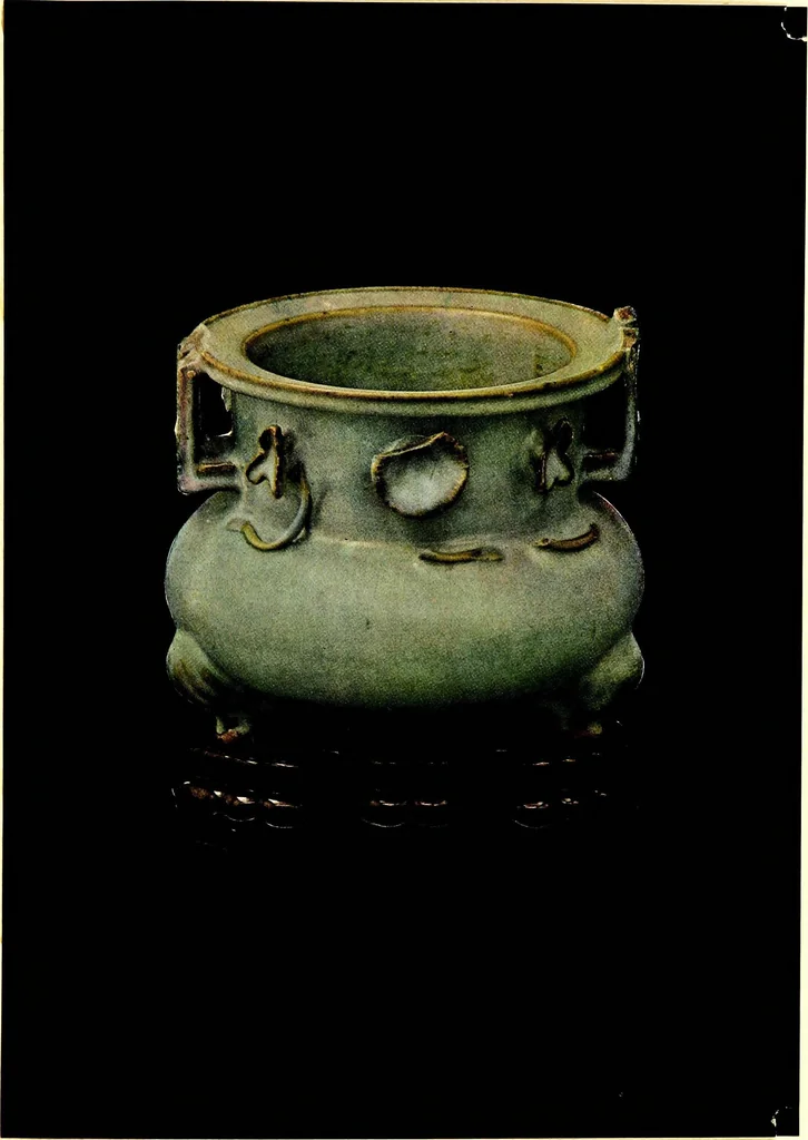 An illustration from Chinese pottery of the Han, Tʻang and Sung dynasties, 1917, leaf 139