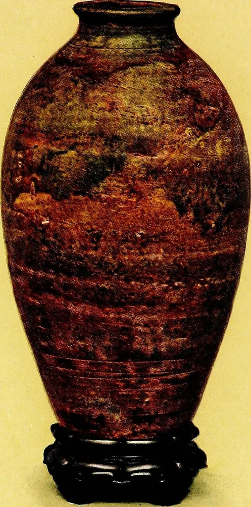 An illustration from Chinese pottery of the Han, Tʻang and Sung dynasties, 1917, leaf 53