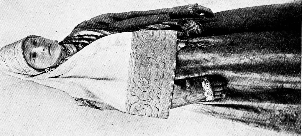 An illustration from Peasant art in Russia, 1912, leaf 34