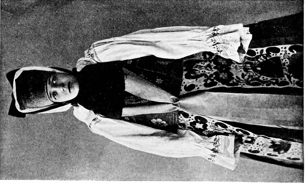 An illustration from Peasant art in Russia, 1912, leaf 36
