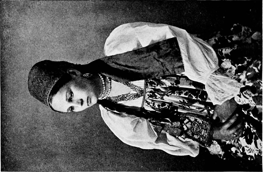 An illustration from Peasant art in Russia, 1912, leaf 37